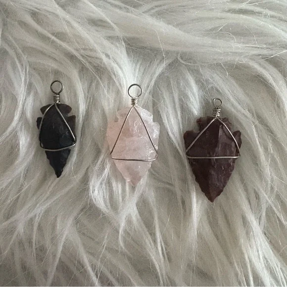 Stone & Spirit Arrows – Crystal Arrowhead Pendant Collection - Picture 1 of 5